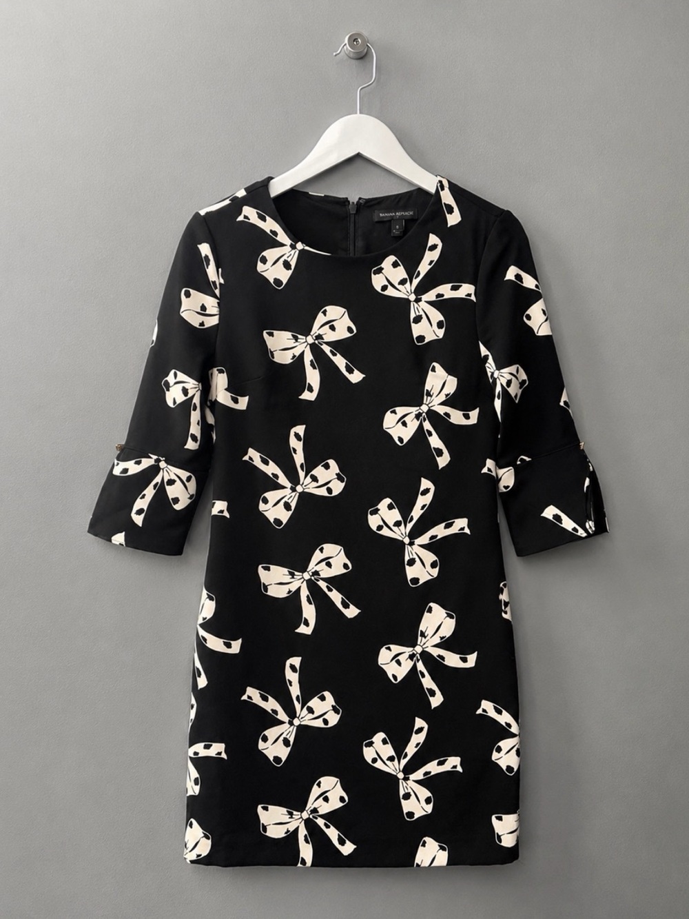 Vintage BANANA REPUBLIC Noir Ribbon Print Mini Dress - Picture 2 of 10